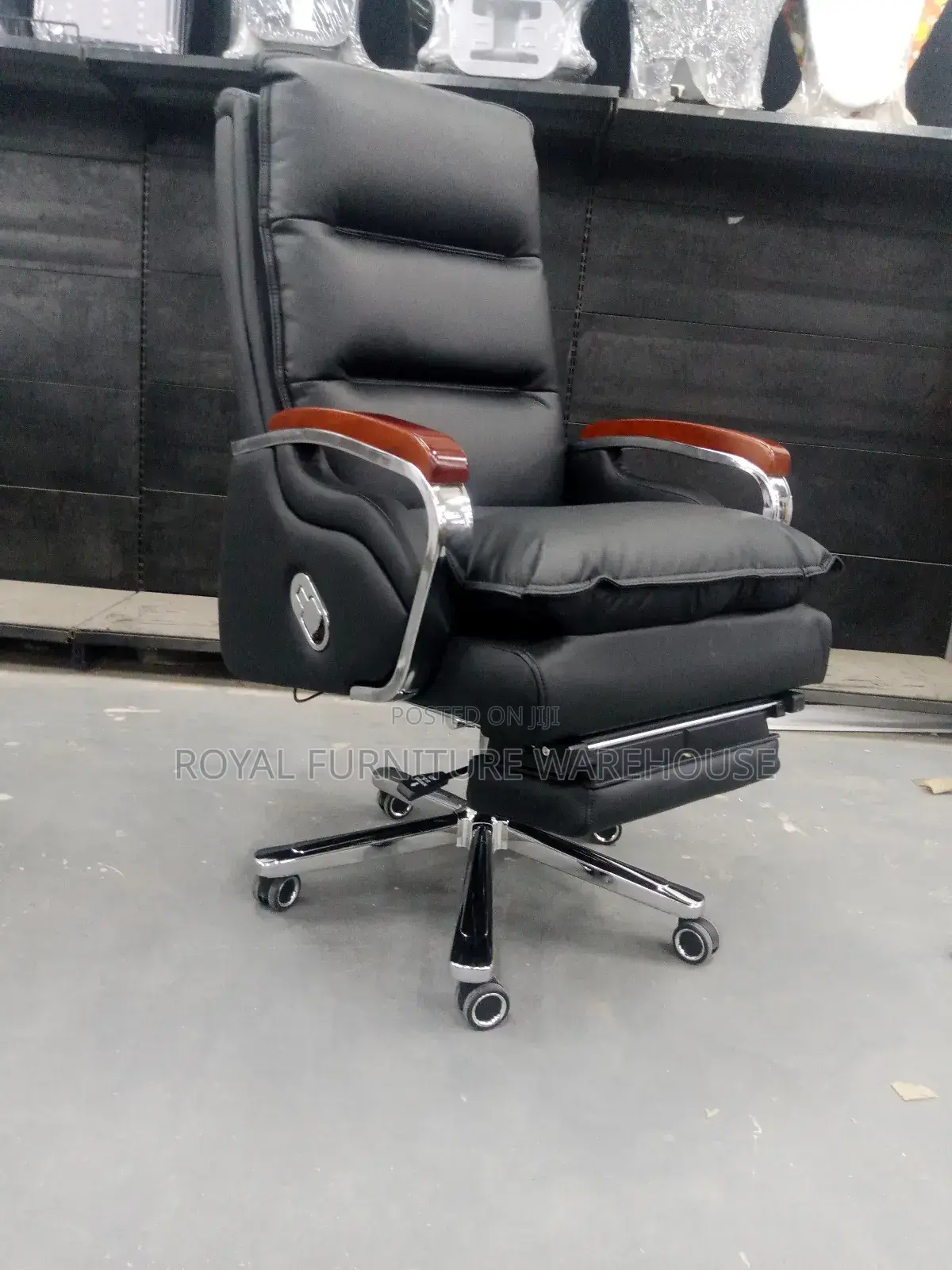 Highly Recommendable Executive Office Chair