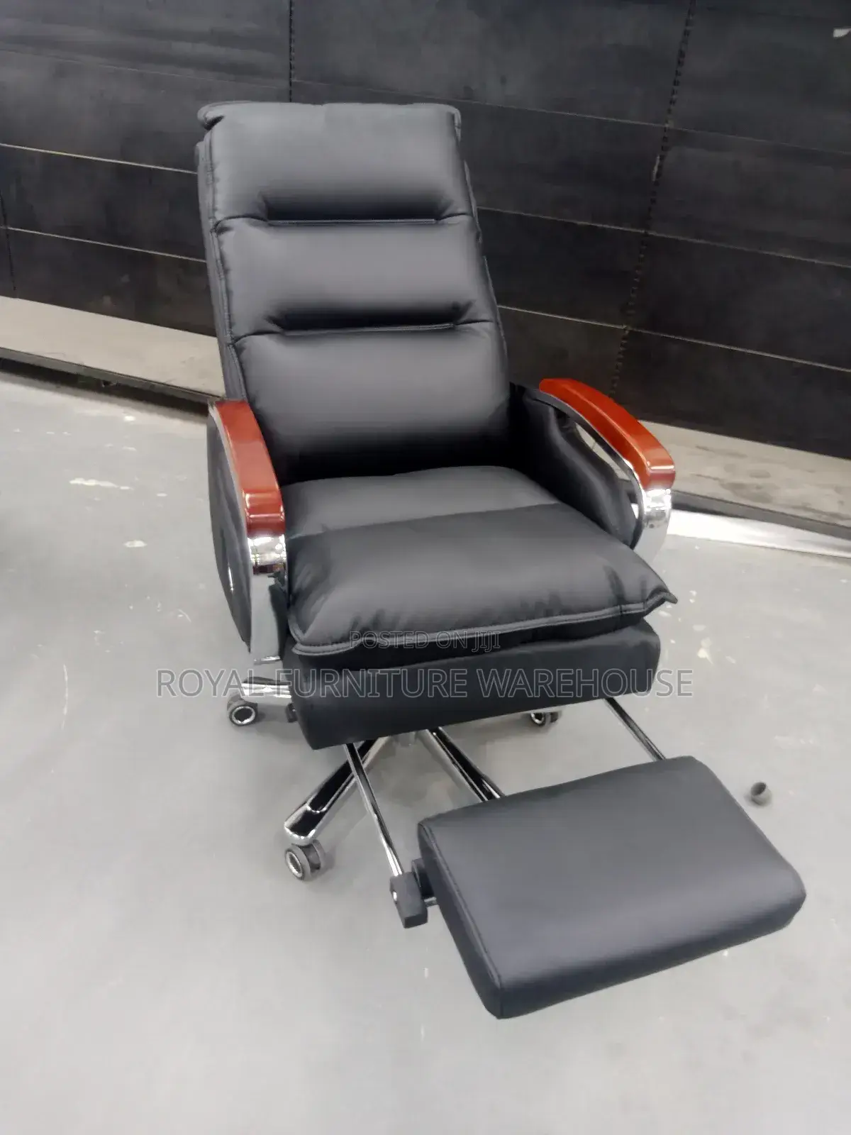 Highly Recommendable Executive Office Chair