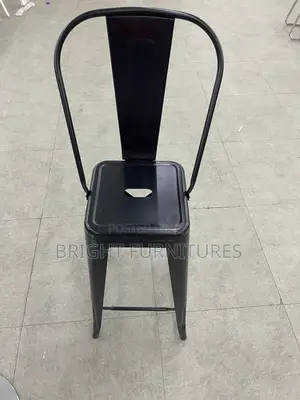 High Quality Unique Bar Table With Two(2) Bar Stools