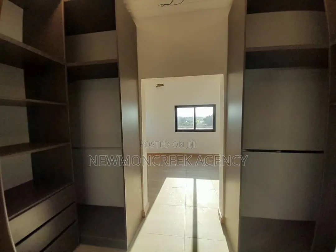 4bdrm Duplex in Adenta Pantang, Accra Metropolitan for sale