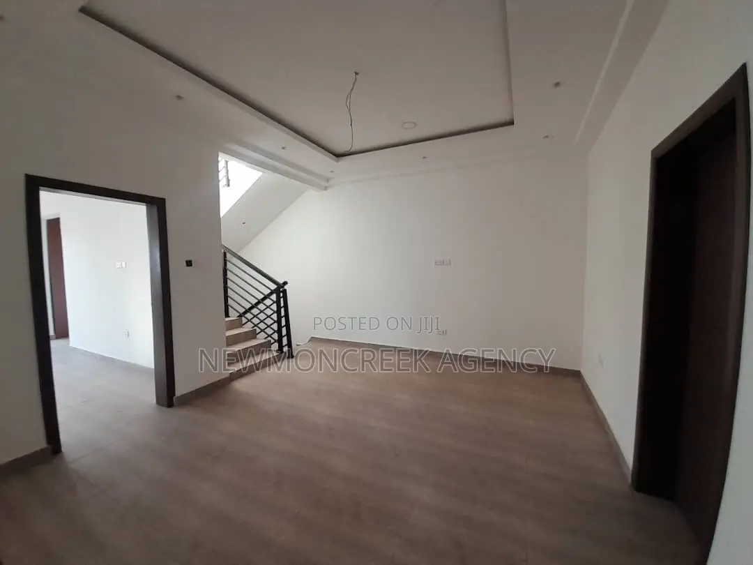 4bdrm Duplex in Adenta Pantang, Accra Metropolitan for sale