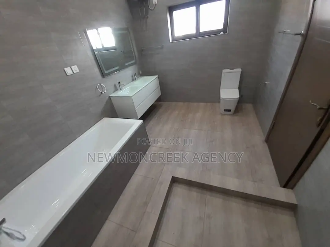 4bdrm Duplex in Adenta Pantang, Accra Metropolitan for sale