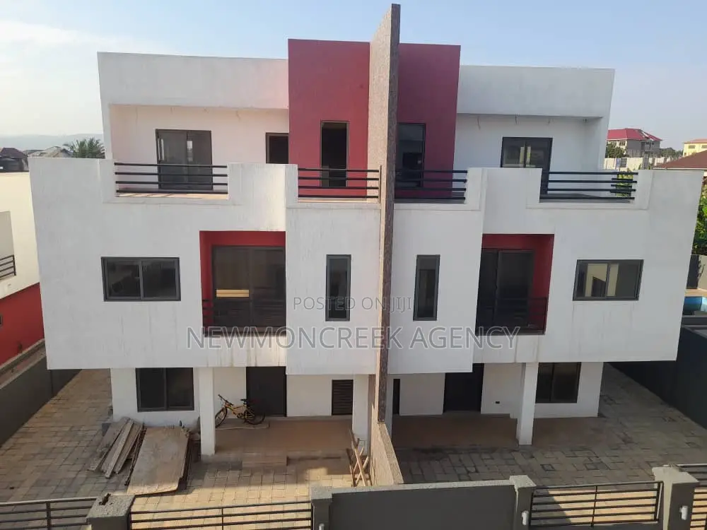 4bdrm Duplex in Adenta Pantang, Accra Metropolitan for sale