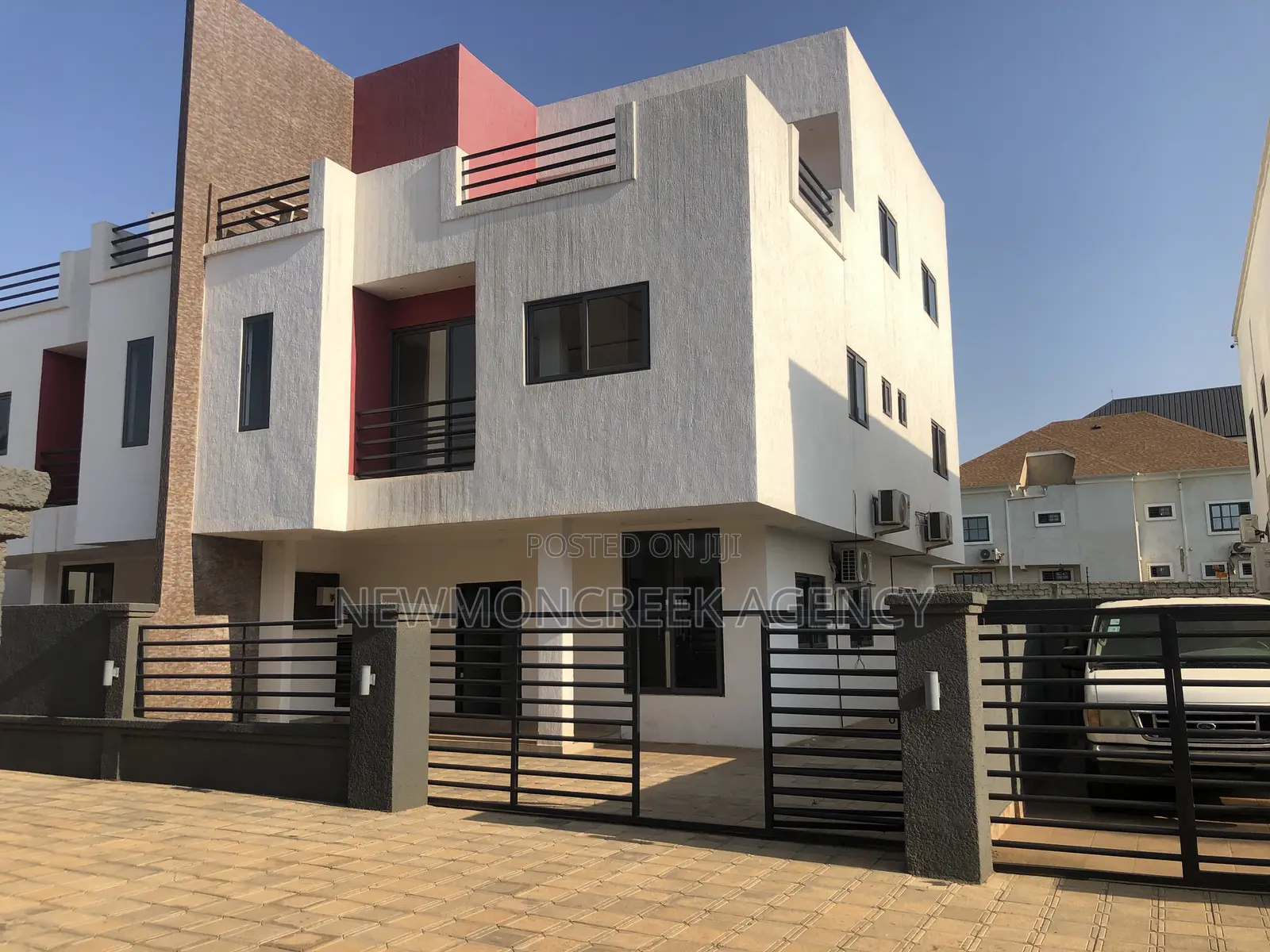 4bdrm Duplex in Adenta Pantang, Accra Metropolitan for sale