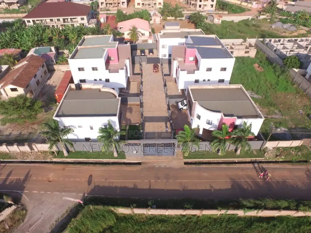 4bdrm Duplex in Adenta Pantang, Accra Metropolitan for sale