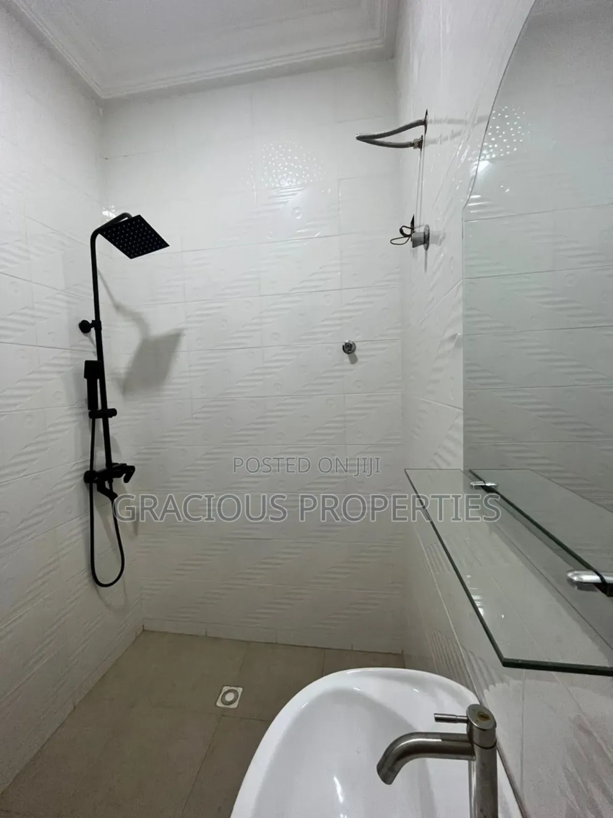 1bdrm Apartment in Gracious Properties, Oyarifa Mall Area for rent