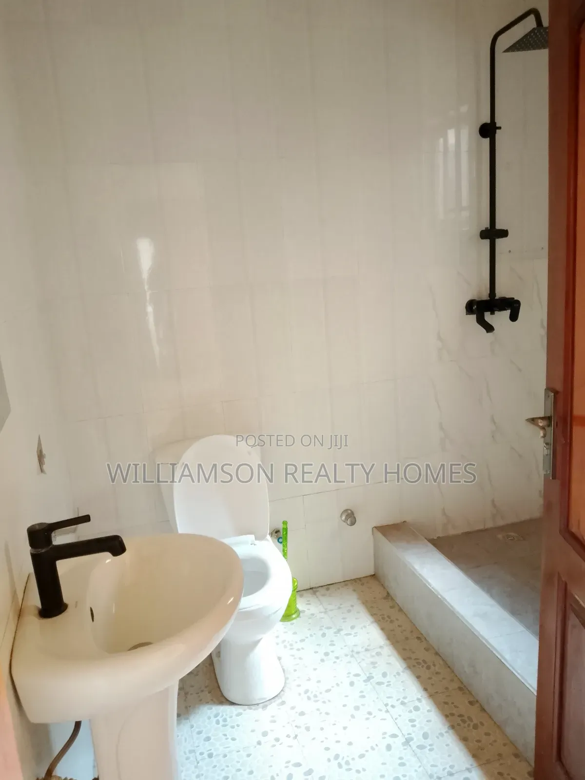4bdrm House in Community 20 Estate, Spintex for rent