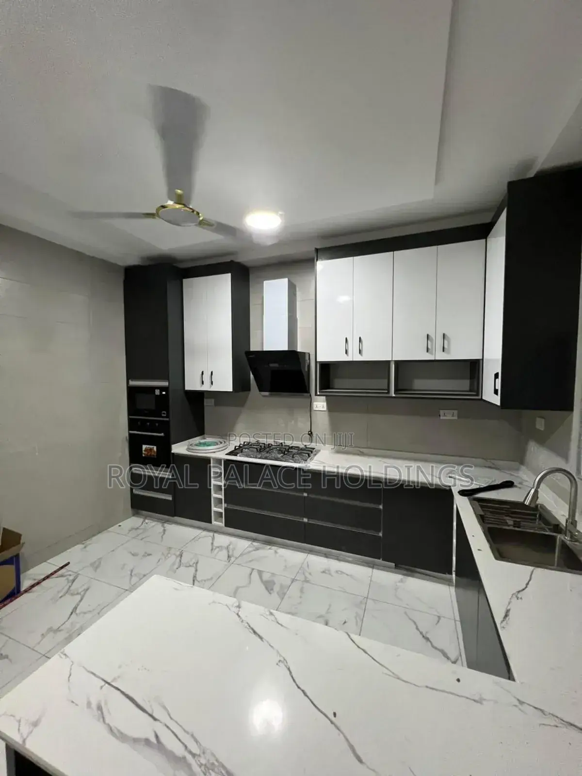 5bdrm House in Achimota for sale