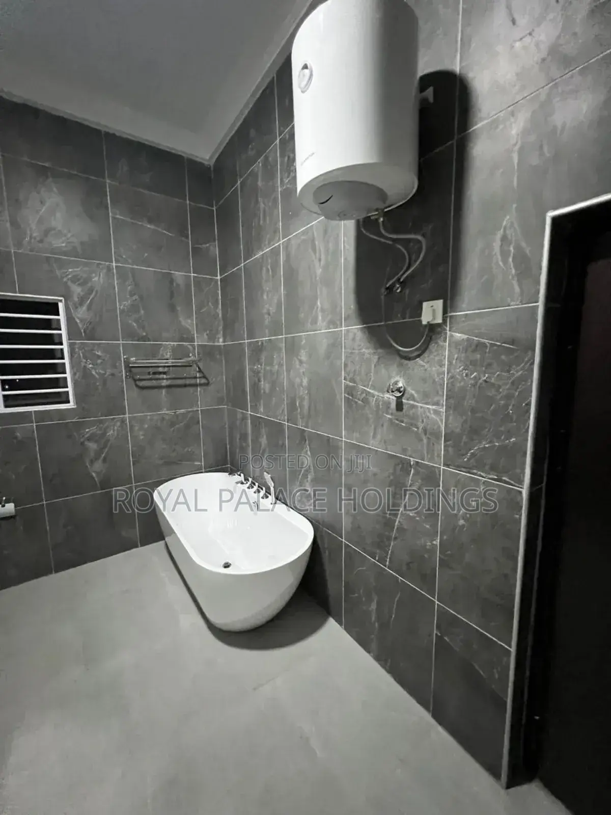 5bdrm House in Achimota for sale