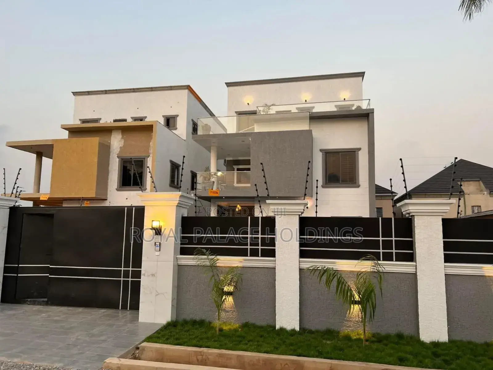 5bdrm House in Achimota for sale