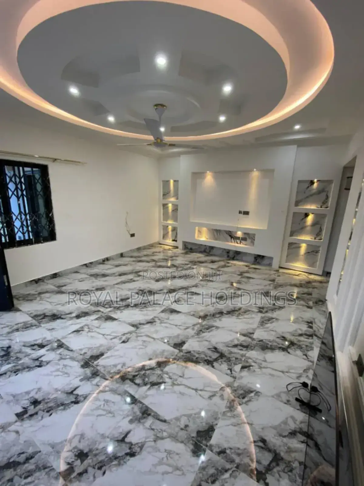 5bdrm House in Achimota for sale