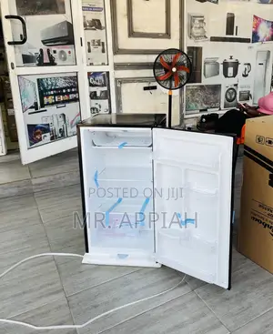 Get Affordable Rainbow Single Door Table Top Fridge.