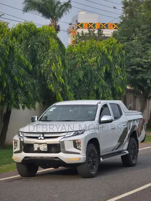 Mitsubishi L200 2023 White