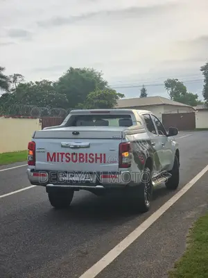 Mitsubishi L200 2023 White