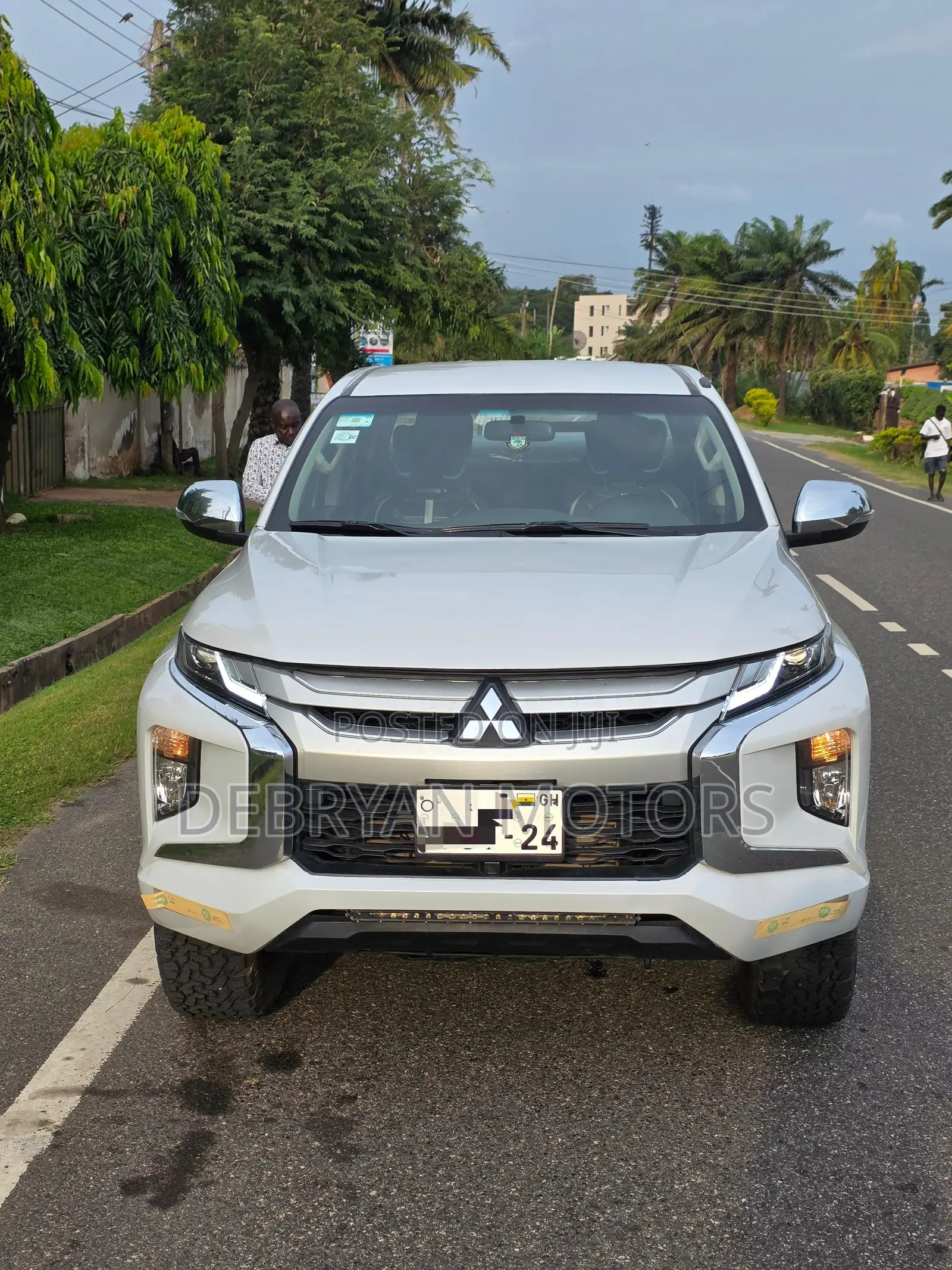 Mitsubishi L200 2023 White