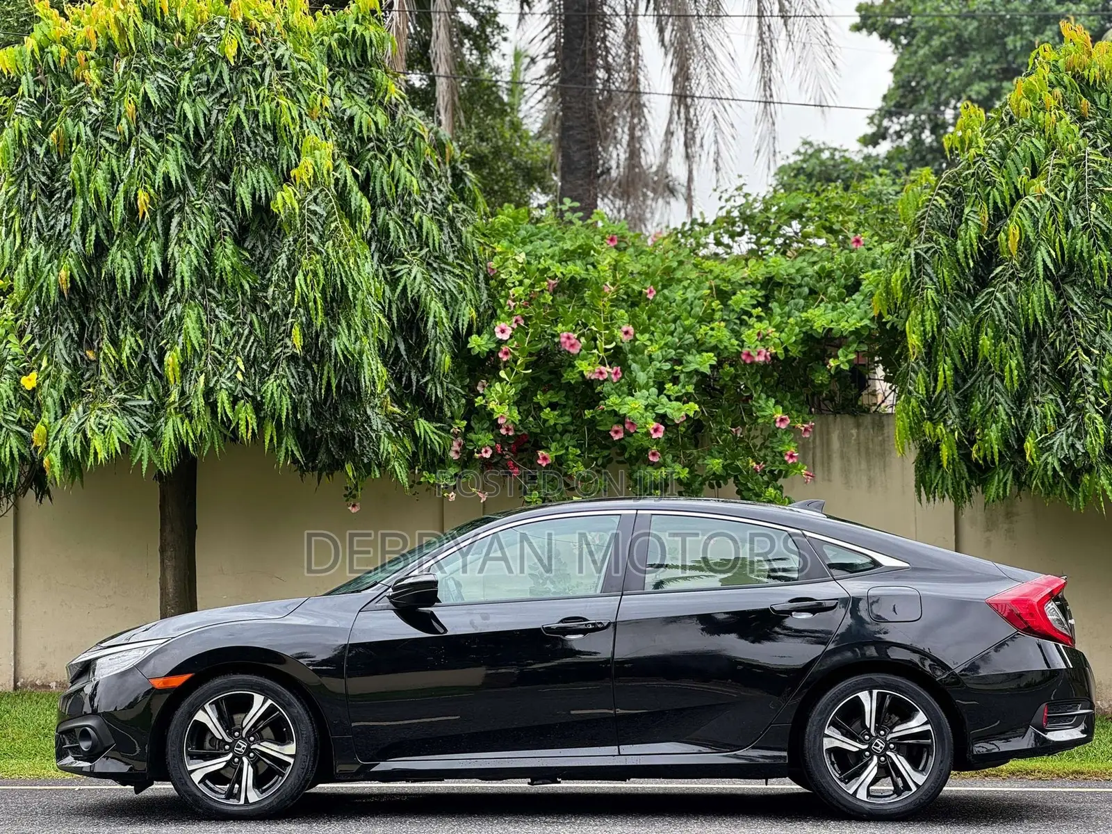 Honda Civic Touring 4dr Sedan (1.5L 4cyl) 2017 Black