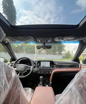 Toyota Camry LE 2025 Black