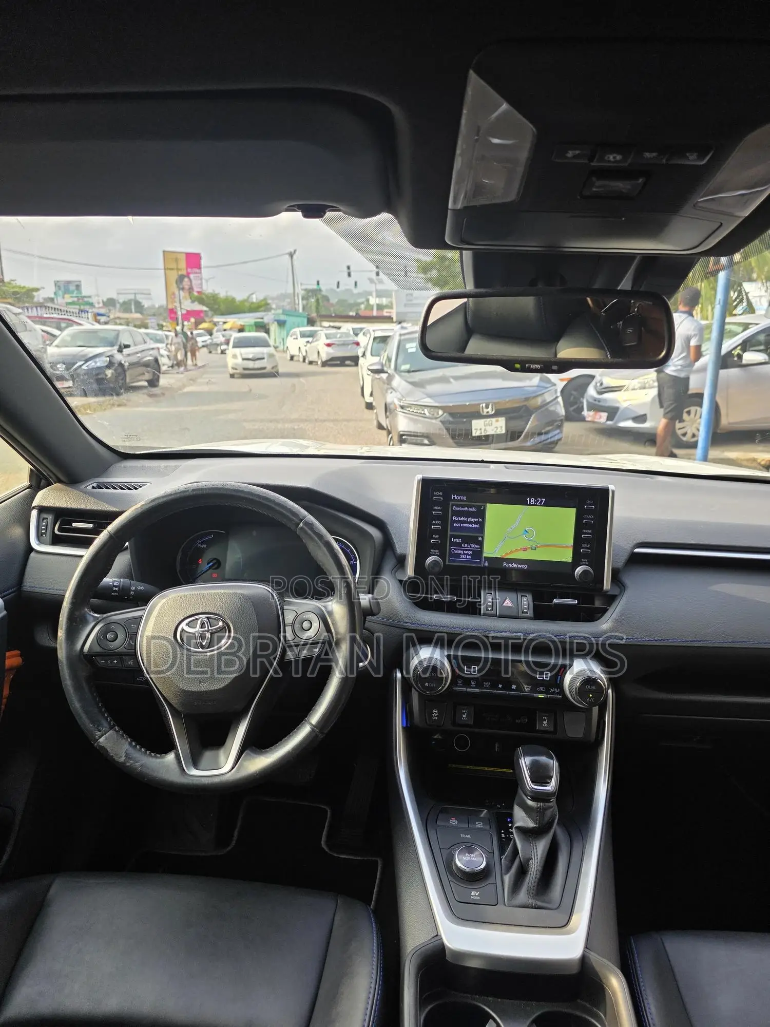 Toyota RAV4 XSE 2019 White