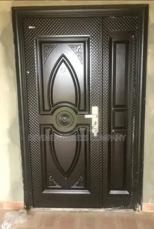 High Standard Door One N Half With Handle and Keys