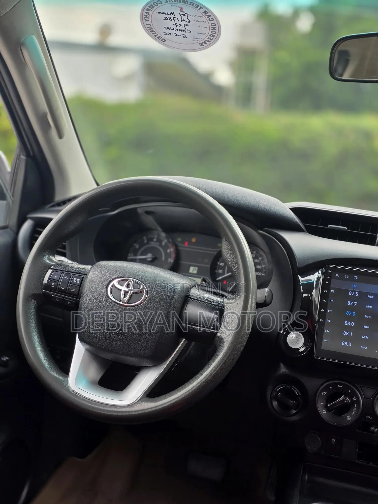 Toyota Hilux Revo Double Cab Petrol 2.7 AWD 2022 White