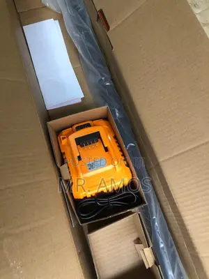 20v Lithium-Ion Concrete Vibrator + Needle Rod Combo - Ccvli