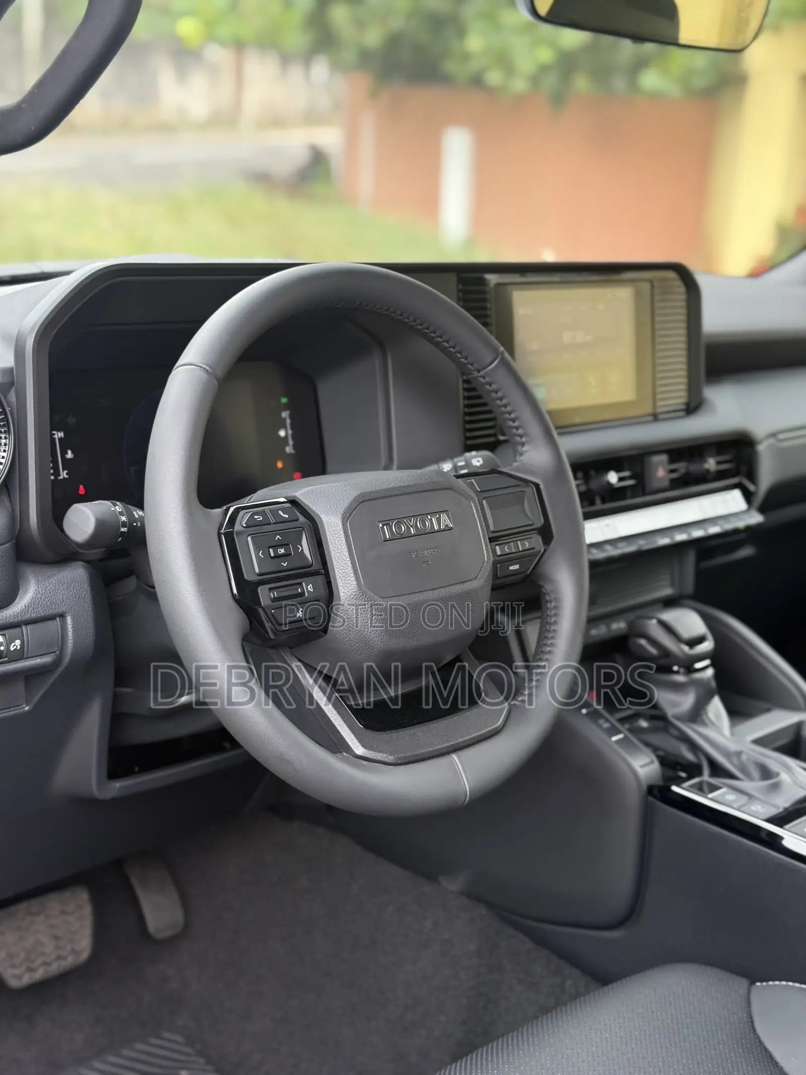 New Toyota Land Cruiser Prado 2.7 2024 Black