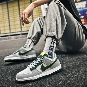 Nike Cliver Sb Dunk Low "Holiday Special" Sneakers