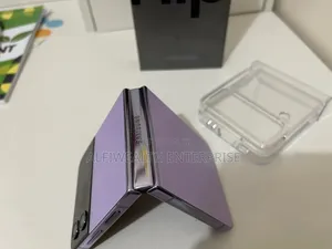 New Samsung Galaxy Z Flip4 256 GB Pink