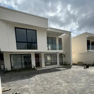 4bdrm House in Cantonments, Acquinas for sale