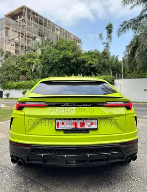 Lamborghini Urus 2022 Green