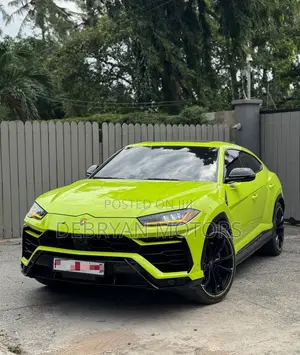 Lamborghini Urus 2022 Green