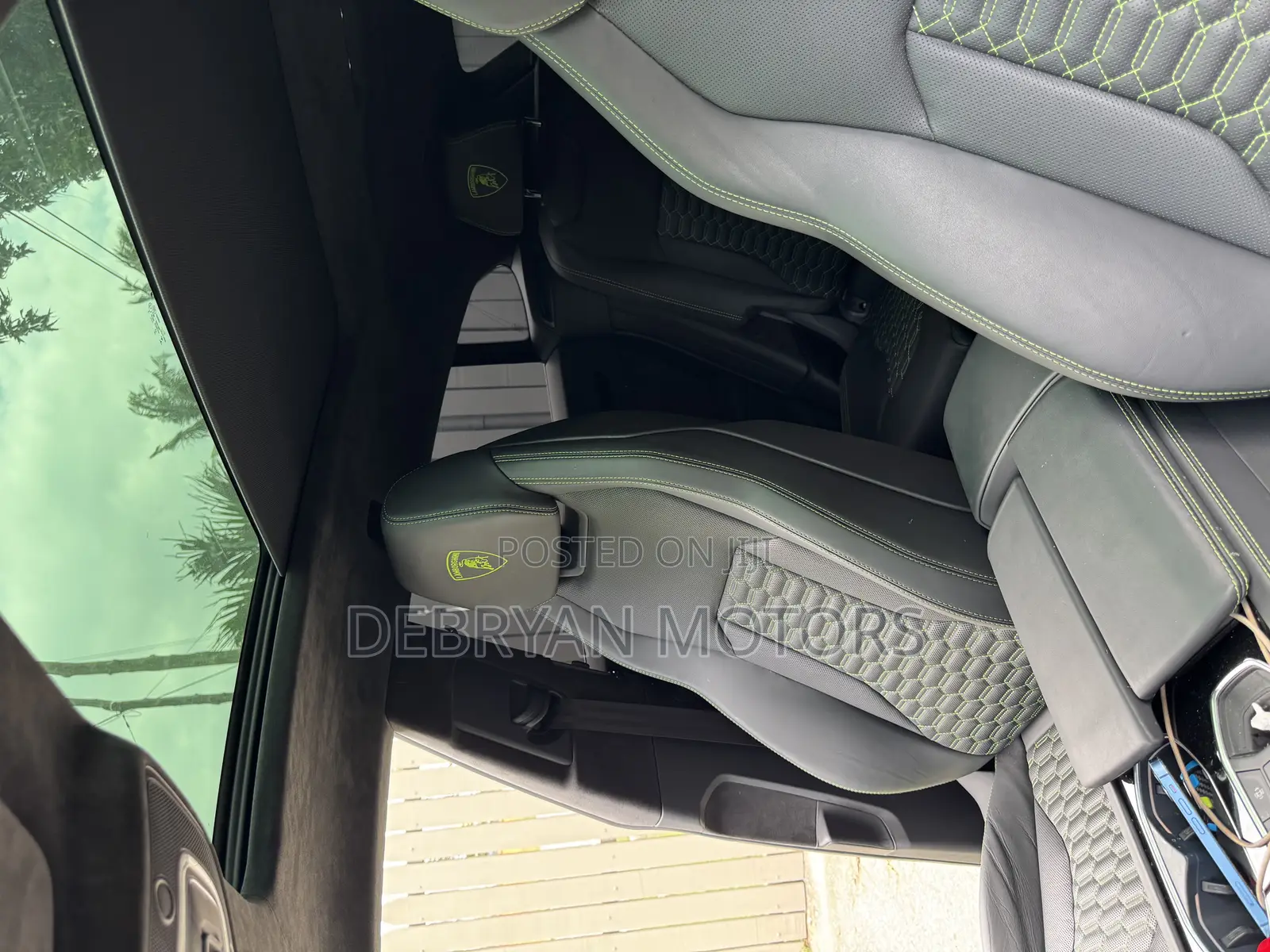 Lamborghini Urus 2022 Green