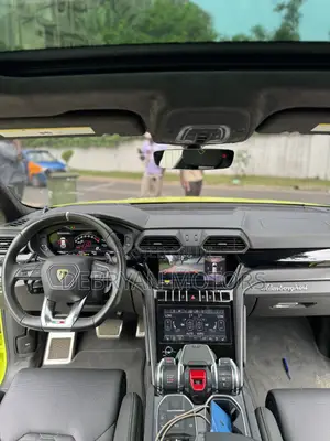 Lamborghini Urus 2022 Green