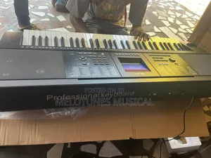 PSR-493 61-Key Teaching Electronic Keyboard