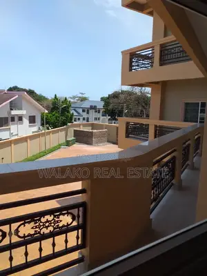 18bdrm Mansion in Walako, Cantonments for sale
