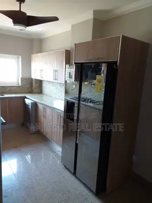 18bdrm Mansion in Walako, Cantonments for sale
