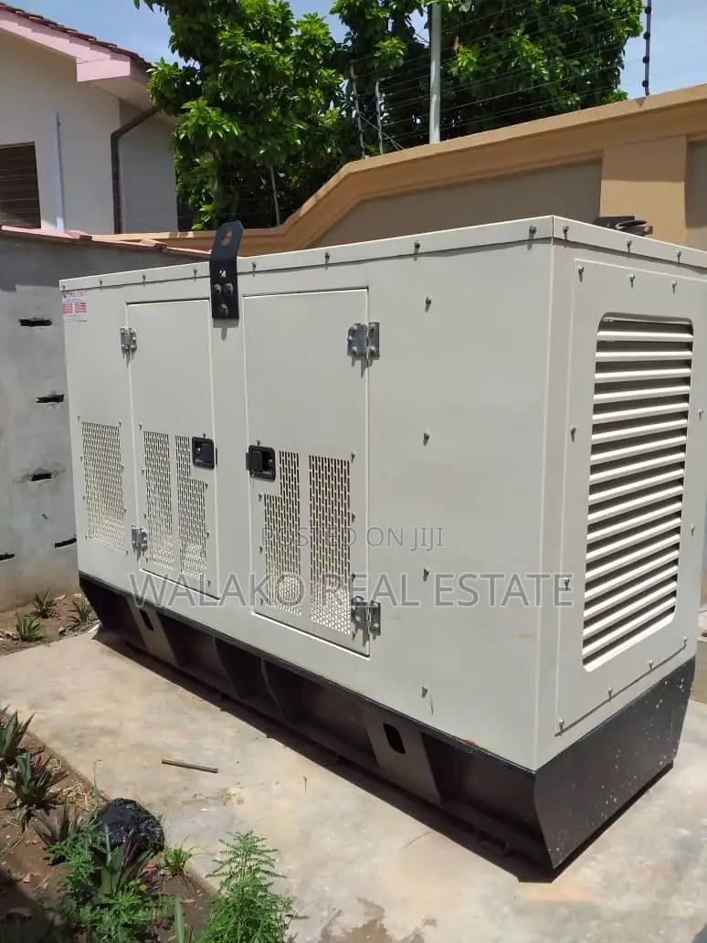 18bdrm Mansion in Walako, Cantonments for sale