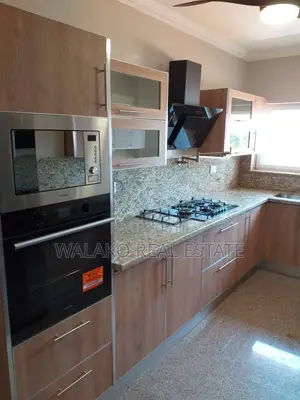 18bdrm Mansion in Walako, Cantonments for sale