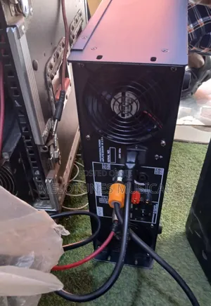 Electro-Voice P-8300 4000w×2 at 8ohms Power Amplifier.