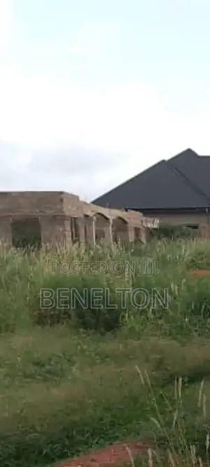 6bdrm Apartment in Aba Fresh, Sunyani Municipal for sale