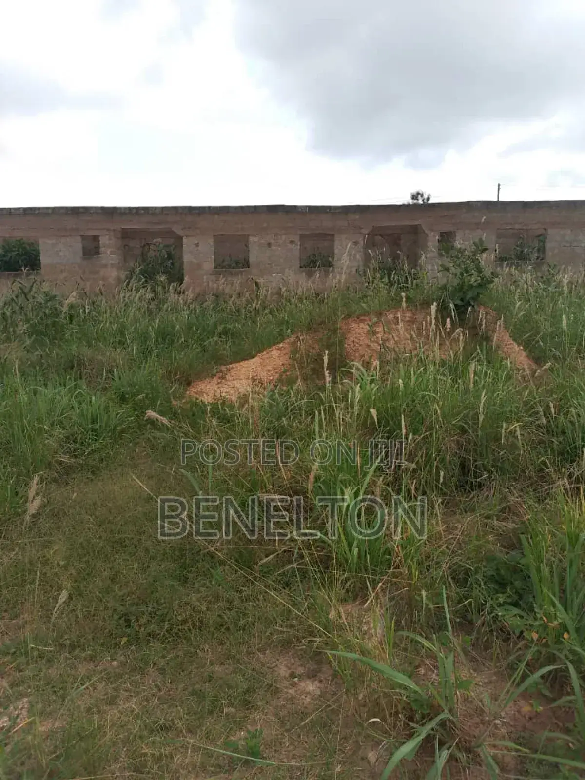 6bdrm Apartment in Aba Fresh, Sunyani Municipal for sale