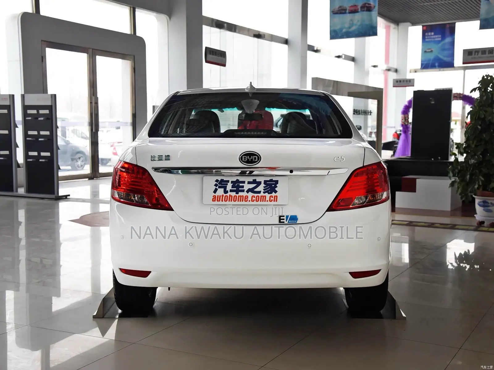 BYD E2 47 kWh 94 hp FWD 2019 White