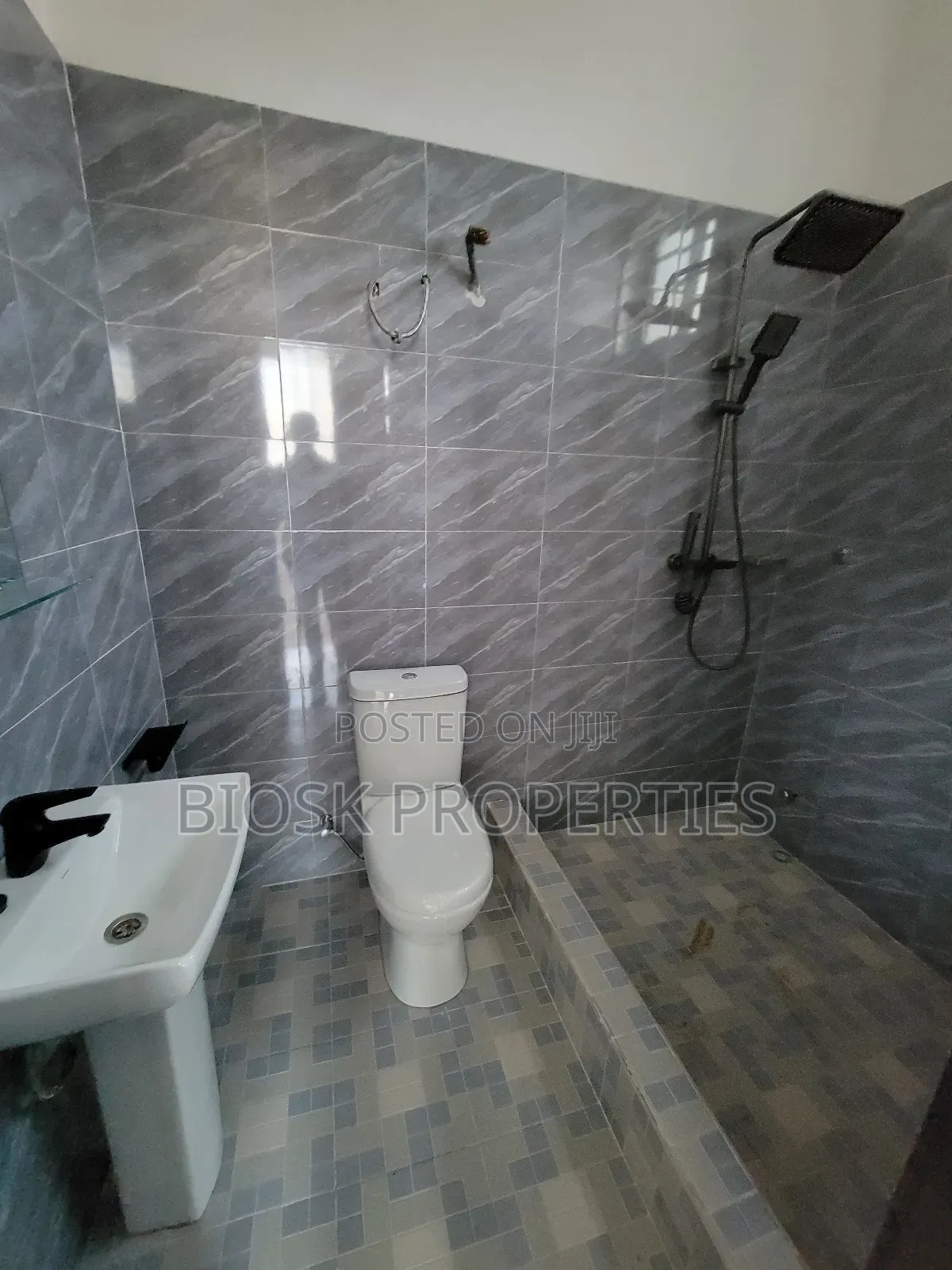 2bdrm Apartment in Biosk Properties, Oyibi for rent