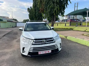 Toyota Highlander XLE 2019 White