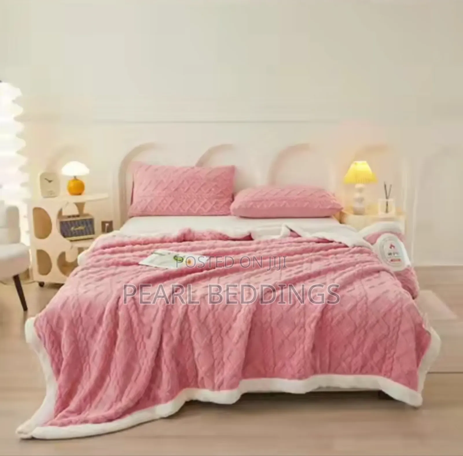 Quality Plush Comfort Sherpa Blanket And Matching Pillowcase