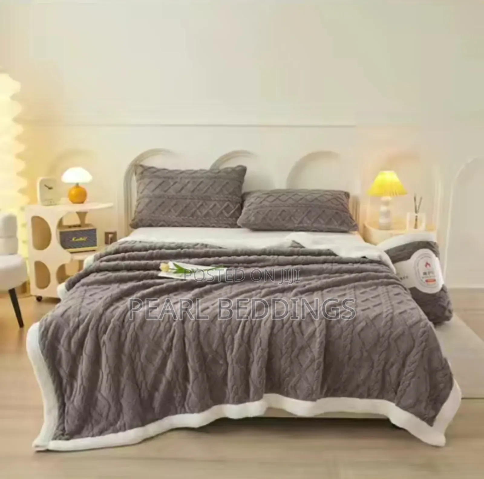 Quality Plush Comfort Sherpa Blanket And Matching Pillowcase