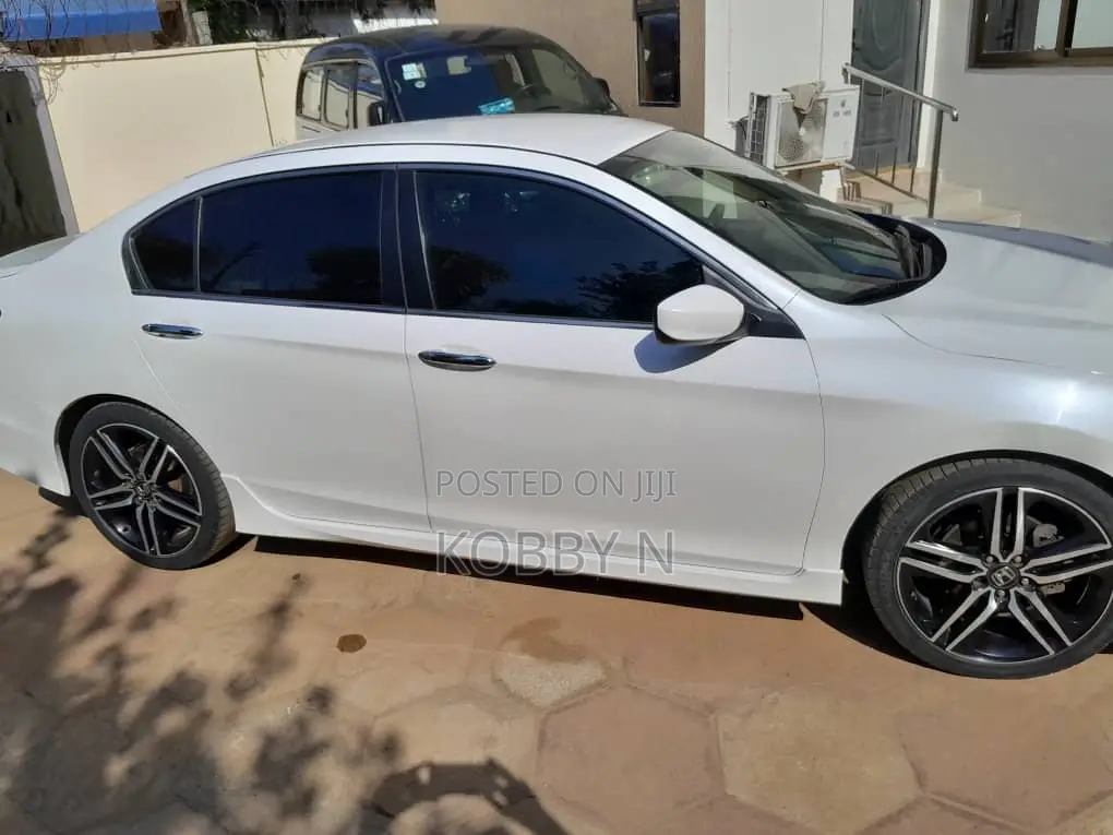Honda Accord Sport SE 4dr Sedan FWD (2.4L 4cyl 2A) 2017 White