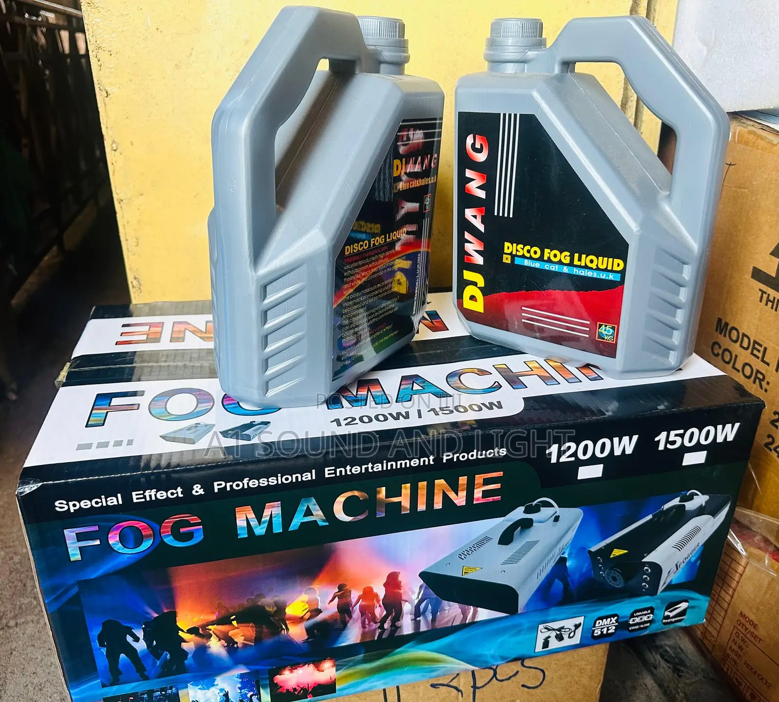 Fog / Smoke Machine [1500w] And Liquid Set