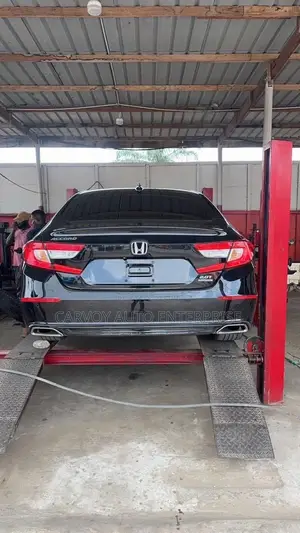 Honda Accord Touring 2.0T 2018 Black