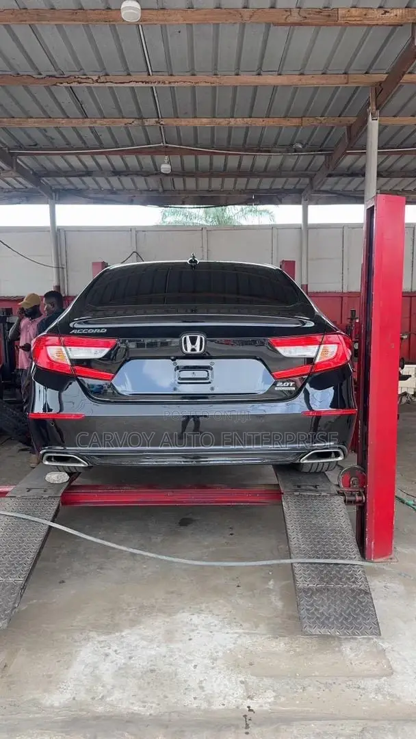 Honda Accord Touring 2.0T 2018 Black